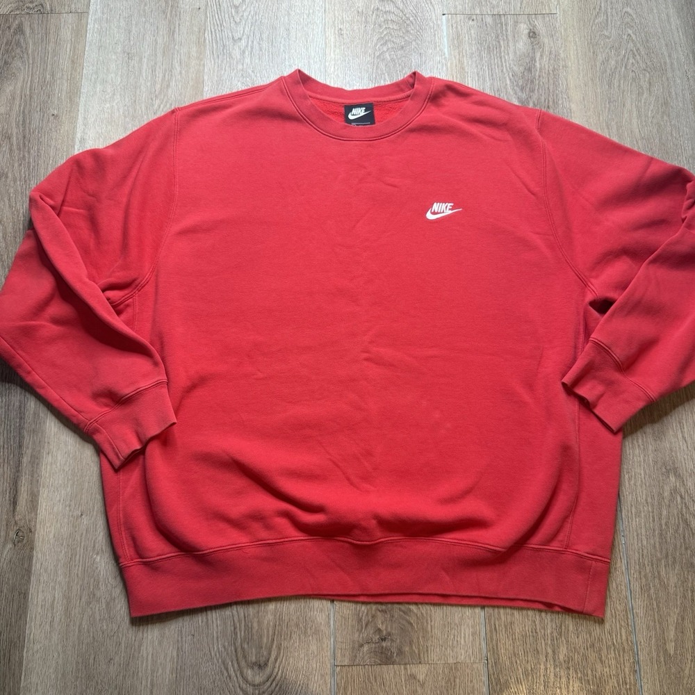 Nike Men's XXL 2XL Red Crewneck Classic Sweatshirt Swoosh Logo Athletic Pullover